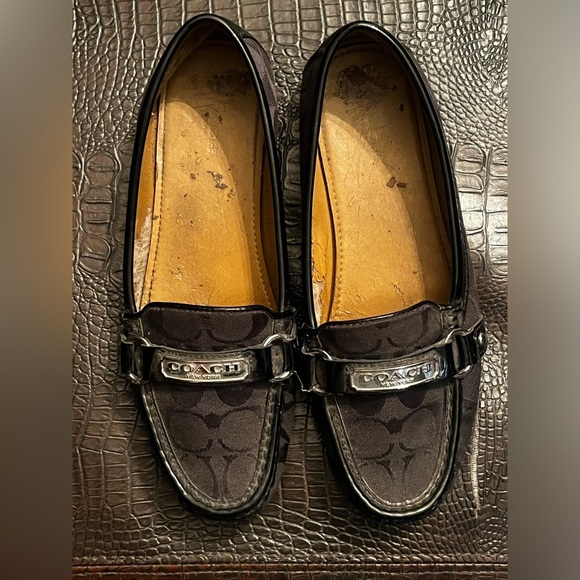 Coach Felisha Loafers Sz 6.5 Black Monogram Fabric Patent Leather Silver Buckle - Picture 3 of 9